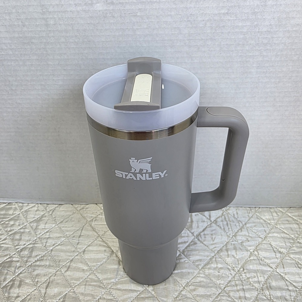 Stanley Flowstate Quencher H2O Double Vacuum Insulate Tumbler 40 oz Ash Grey - Picture 2 of 9